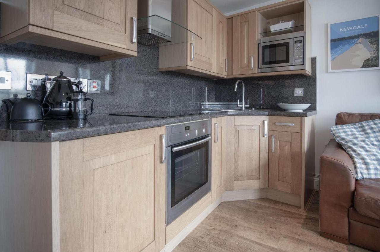Goscar Court - 1 Bedroom Apartment - Tenby Exterior foto